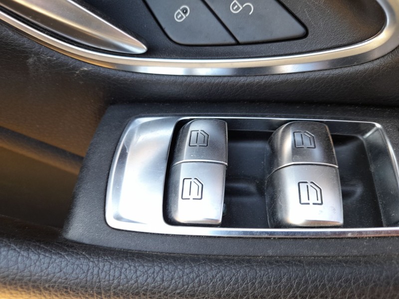 Recambio de mando elevalunas delantero izquierdo para mercedes-benz clase c descapotable (a205) c 220 d (205.404) referencia OEM