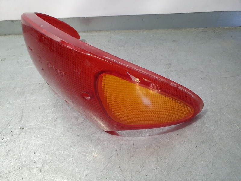 Recambio de piloto trasero central para honda sj100 referencia OEM IAM   SOLO PASTA PILOTO