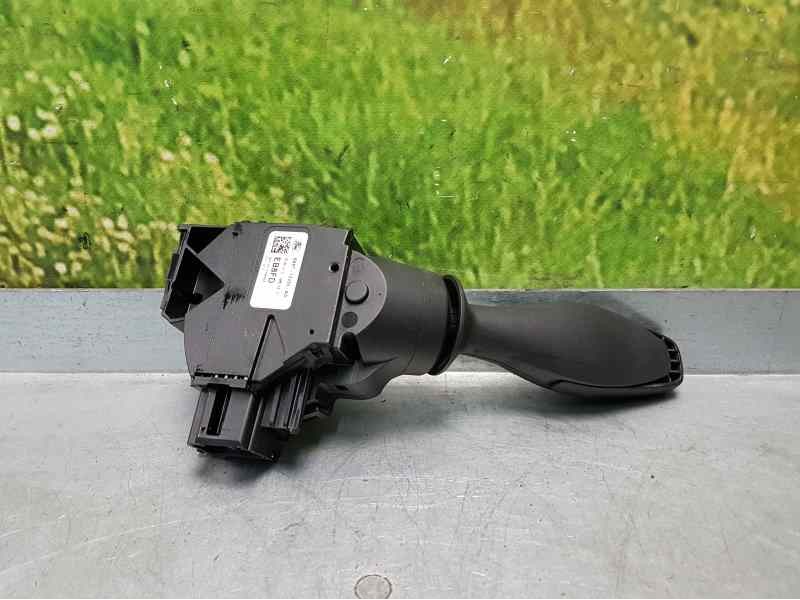 Recambio de mando intermitentes para ford fiesta (ccn) trend referencia OEM IAM 8A6T13335AD  