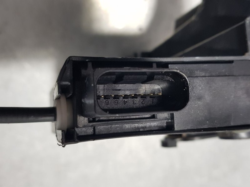 Recambio de cerradura puerta delantera izquierda para peugeot 308 style referencia OEM IAM 9810309480  ELECTRICA 6 PINIS