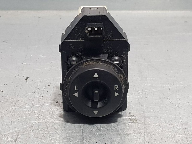 Recambio de mando retrovisor para kia venga basic referencia OEM IAM 457480  