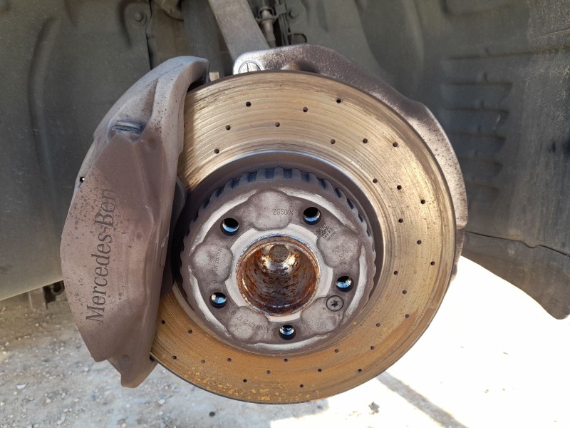 Recambio de mangueta delantera derecha para mercedes-benz clase c descapotable (a205) c 220 d (205.404) referencia OEM IAM A2053