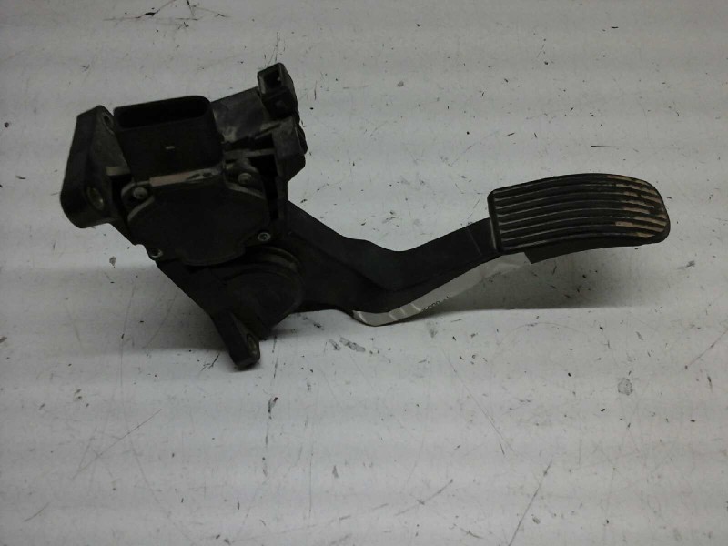 Recambio de potenciometro pedal para mercedes-benz sprinter 02.00  caja abierta 2.2 cdi cat referencia OEM IAM 0281002335 100000