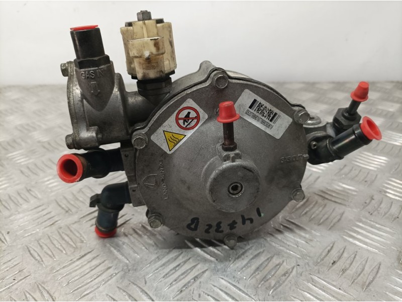 Recambio de bomba combustible para fiat tipo ii (357) fam lounge plus referencia OEM IAM 520798980 D00032261S LANDIRENZO