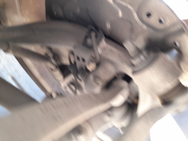 Recambio de mangueta delantera izquierda para mercedes-benz clase c descapotable (a205) c 220 d (205.404) referencia OEM IAM A20