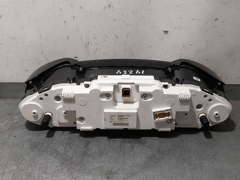 Recambio de cuadro instrumentos para peugeot 308 sw allure referencia OEM IAM 9825206380  