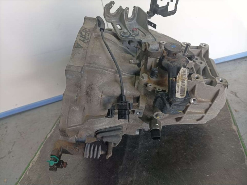 Recambio de caja cambios para hyundai i20 active trend referencia OEM IAM WGM60H 745151 6VELOCIDADES