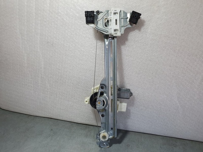 Recambio de elevalunas trasero izquierdo para peugeot 308 sw allure referencia OEM IAM 9826030480  ELECTRICO 6 PINES