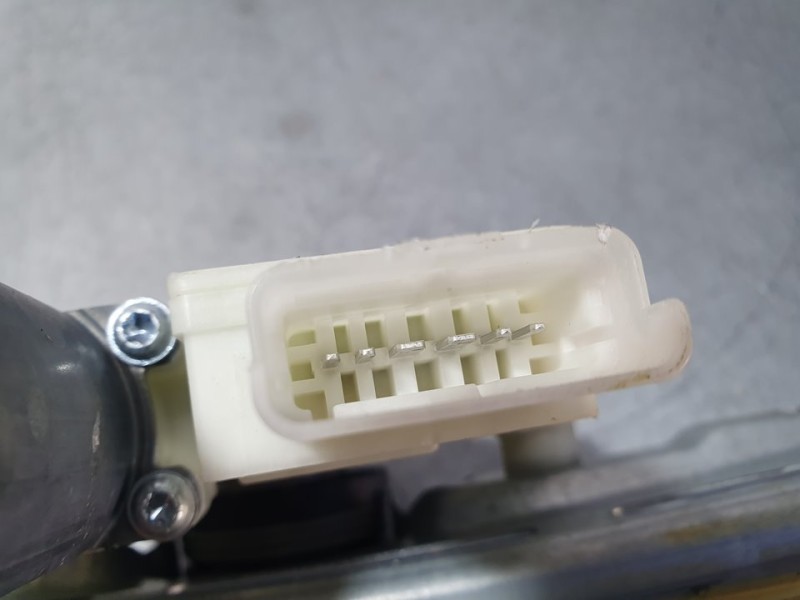 Recambio de elevalunas trasero izquierdo para peugeot 308 sw allure referencia OEM IAM 9826030480  ELECTRICO 6 PINES