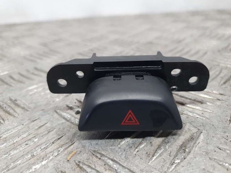 Recambio de warning para nissan pulsar (c13) tekna referencia OEM IAM 682UU3ZL0A  