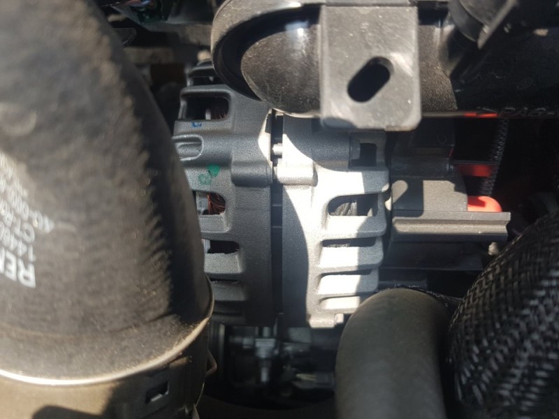 Recambio de alternador para renault clio v experience referencia OEM IAM 231008040R 2613543B VALEO