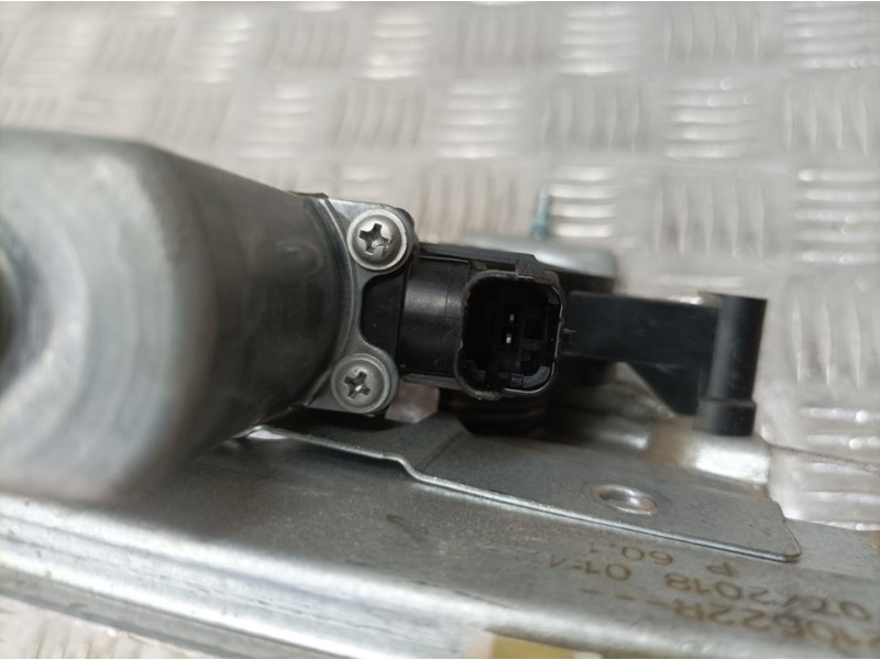 Recambio de elevalunas trasero izquierdo para dacia duster ii prestige 4wd referencia OEM IAM 827210622R  ELECTRICO 2 PINS