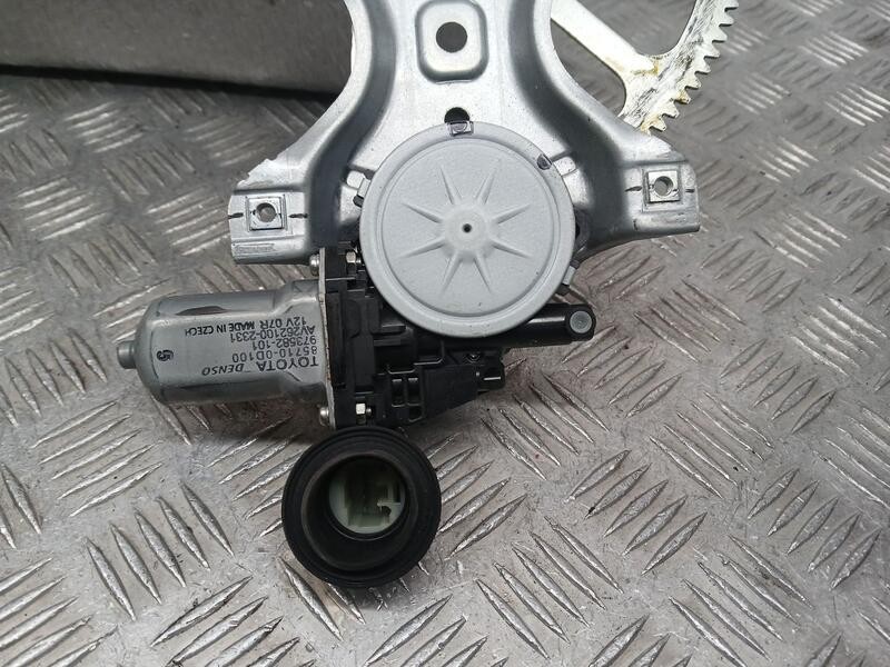 Recambio de elevalunas delantero derecho para toyota yaris active referencia OEM IAM 857100D100 973582101 ELECTRICO 6 pins DENSO