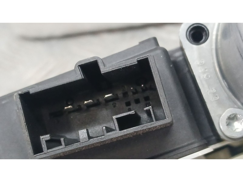 Recambio de elevalunas trasero derecho para volkswagen taigo (cs1) 1.5 tsi referencia OEM IAM 2G6839462D ELECTRICO 5 PINS 