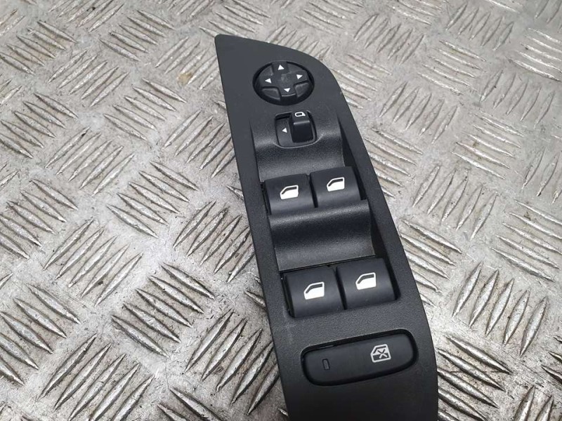 Recambio de mando elevalunas delantero izquierdo para peugeot 2008 (p1) active referencia OEM IAM 96788281ZD 1002555218 C/ MANDO