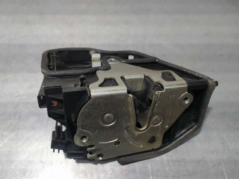 Recambio de cerradura puerta trasera derecha para bmw x5 (e70) 3.0d referencia OEM IAM 7202148  5 PINES