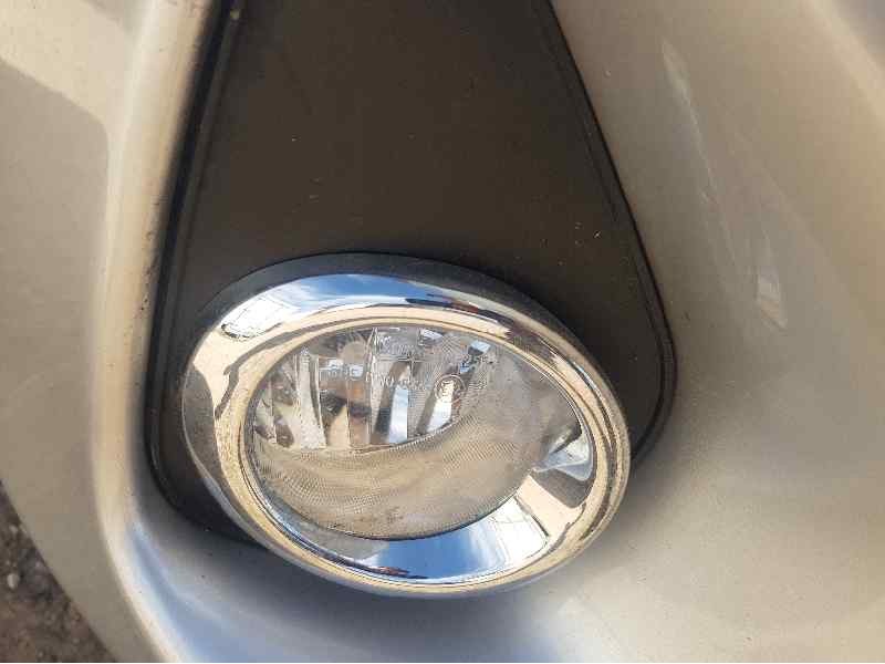 Recambio de faro antiniebla derecho para toyota yaris active referencia OEM IAM 8121002110  