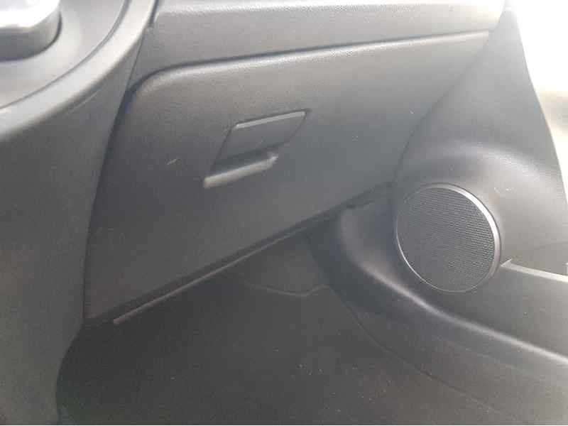 Recambio de guantera para toyota yaris active referencia OEM IAM 5555052140B0  