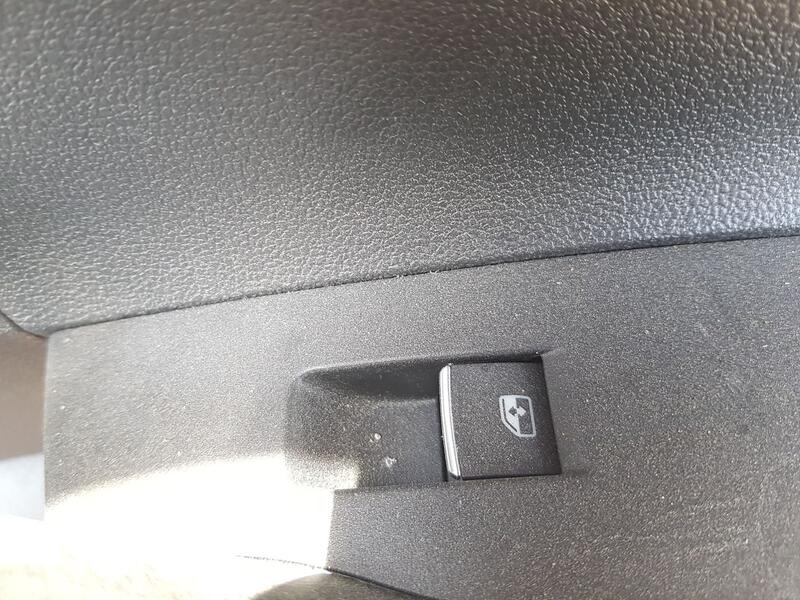 Recambio de mando elevalunas trasero derecho para volkswagen taigo (cs1) 1.5 tsi referencia OEM IAM 5G0959855K  