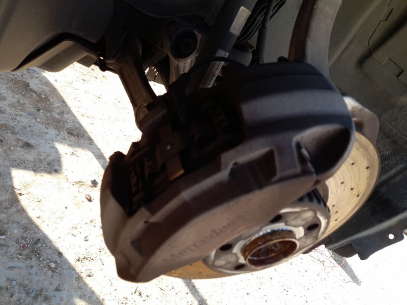 Recambio de pinza freno delantera derecha para mercedes-benz clase c descapotable (a205) c 220 d (205.404) referencia OEM IAM A0