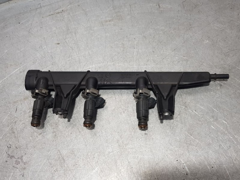 Recambio de rampa inyectora para peugeot 208 1.2 12v e-vti referencia OEM IAM 9676020480  STEEP