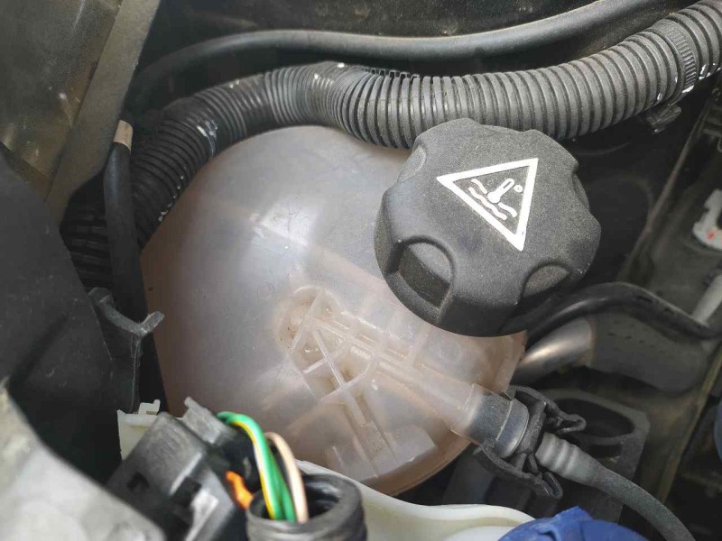 Recambio de deposito expansion para peugeot 2008 (p1) allure referencia OEM IAM 9824198680  