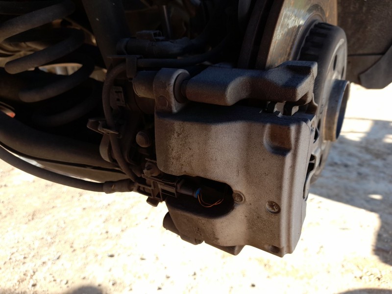 Recambio de pinza freno trasera derecha para mercedes-benz clase c descapotable (a205) c 220 d (205.404) referencia OEM IAM A205