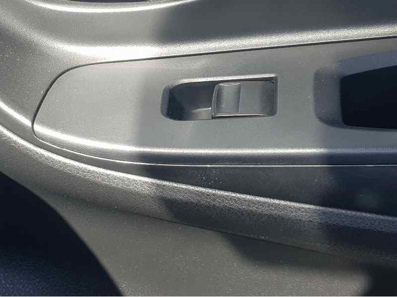 Recambio de mando elevalunas delantero derecho para toyota yaris active referencia OEM IAM 848100D030  