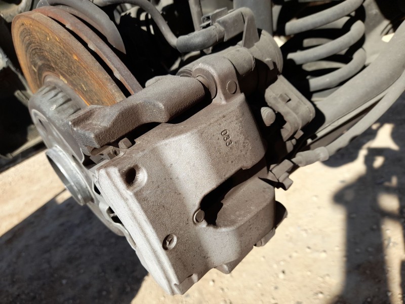 Recambio de pinza freno trasera izquierda para mercedes-benz clase c descapotable (a205) c 220 d (205.404) referencia OEM IAM A2