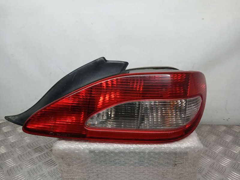 Recambio de piloto trasero derecho para peugeot 406 coupe (s1/s2) 2,2 hdi ultima edizione pack referencia OEM IAM 6351J2 2289D V