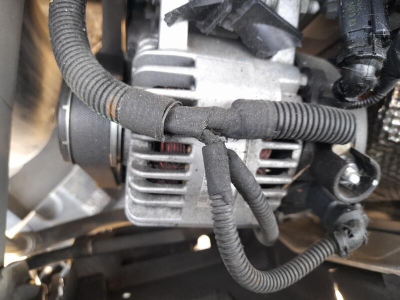 Recambio de alternador para peugeot 2008 i (cu_) 1.2 vti referencia OEM IAM 9688237380  