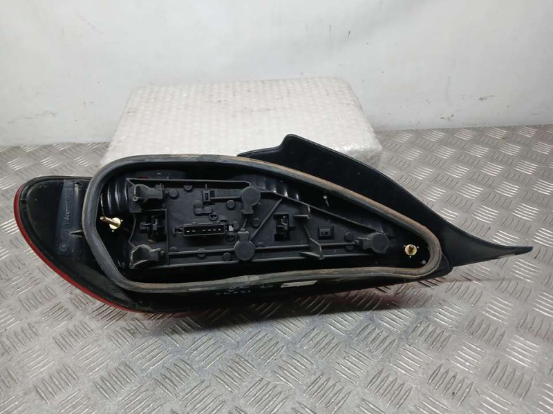Recambio de piloto trasero derecho para peugeot 406 coupe (s1/s2) 2,2 hdi ultima edizione pack referencia OEM IAM 6351J2 2289D V