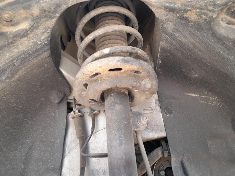 Recambio de amortiguador delantero derecho para peugeot 2008 i (cu_) 1.2 vti referencia OEM IAM 9676635980  