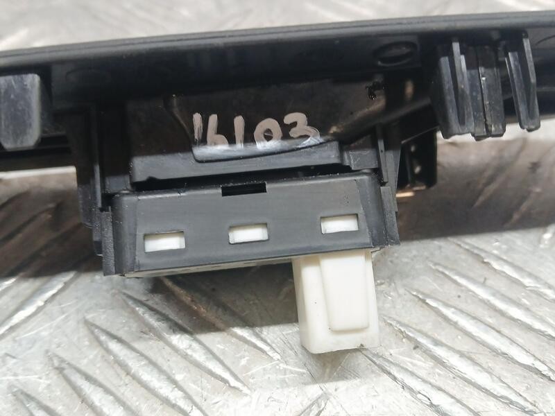 Recambio de mando elevalunas delantero derecho para peugeot 2008 (p1) allure referencia OEM IAM 98044803ZD  