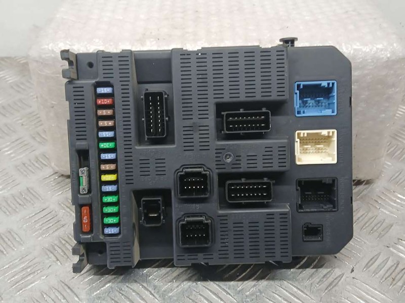 Recambio de caja reles / fusibles para citroën c4 coupe collection referencia OEM IAM 9663798480  