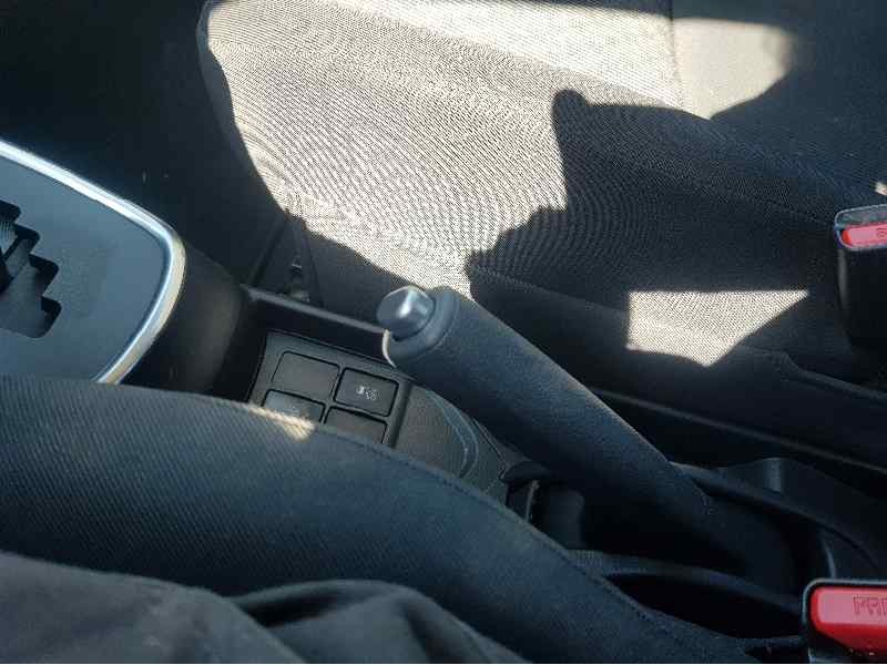 Recambio de palanca freno de mano para toyota yaris active referencia OEM IAM 462010D090B0  