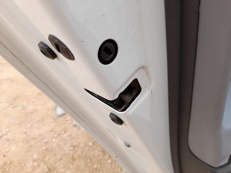 Recambio de cerradura puerta trasera izquierda para seat ibiza iv (6j5, 6p1) 1.2 referencia OEM IAM 6J0839015D  