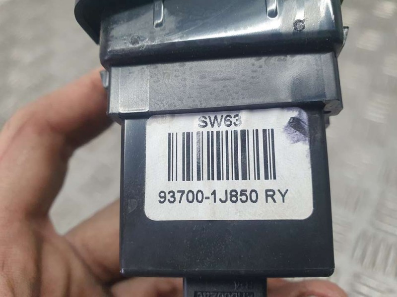 Recambio de mando multifuncion para hyundai i20 go! brasil referencia OEM IAM 937001J850  