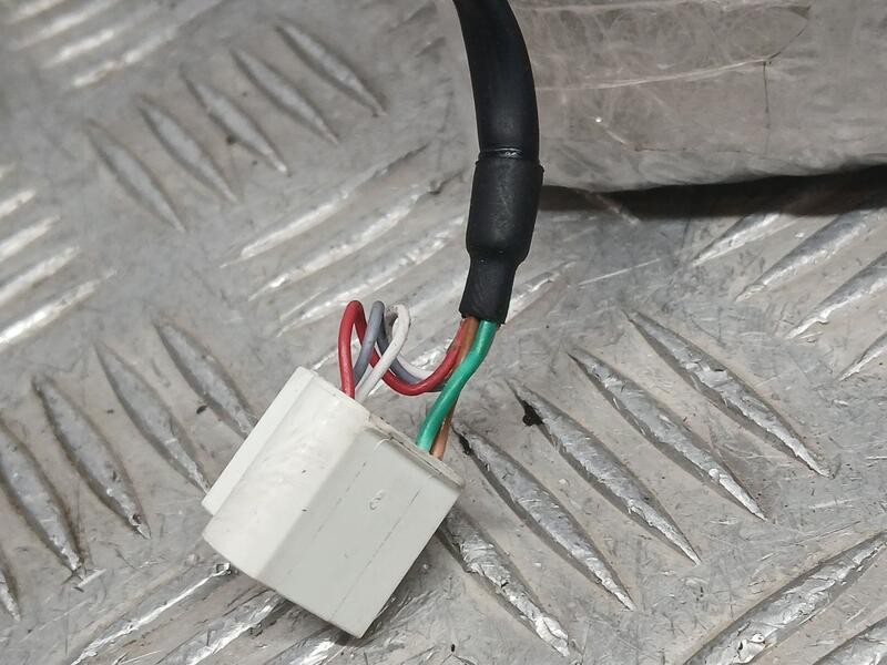 Recambio de retrovisor derecho para toyota yaris active referencia OEM IAM 879100D250 5 CABLES ELECTRICO