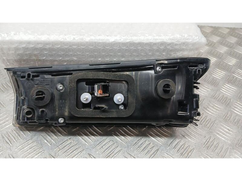 Recambio de piloto trasero izquierdo interior para peugeot 2008 (p1) allure referencia OEM IAM 9850439280  