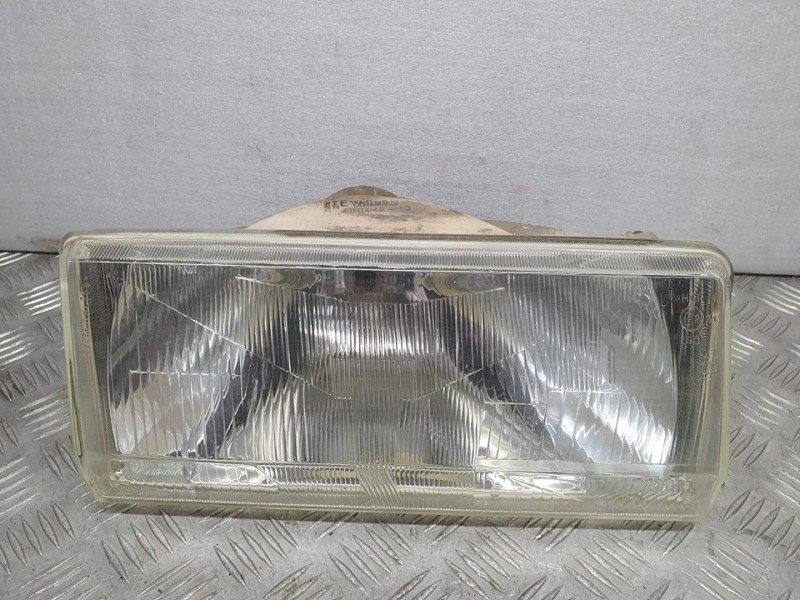 Recambio de faro derecho para citroën bx berlina 16 tgi kat classic referencia OEM IAM 48044210 VALEO 