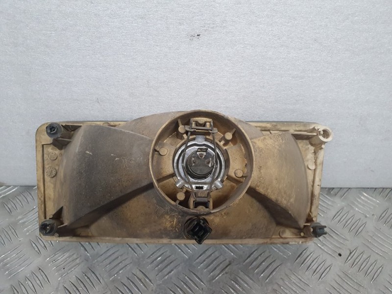 Recambio de faro derecho para citroën bx berlina 16 tgi kat classic referencia OEM IAM 48044210 VALEO 