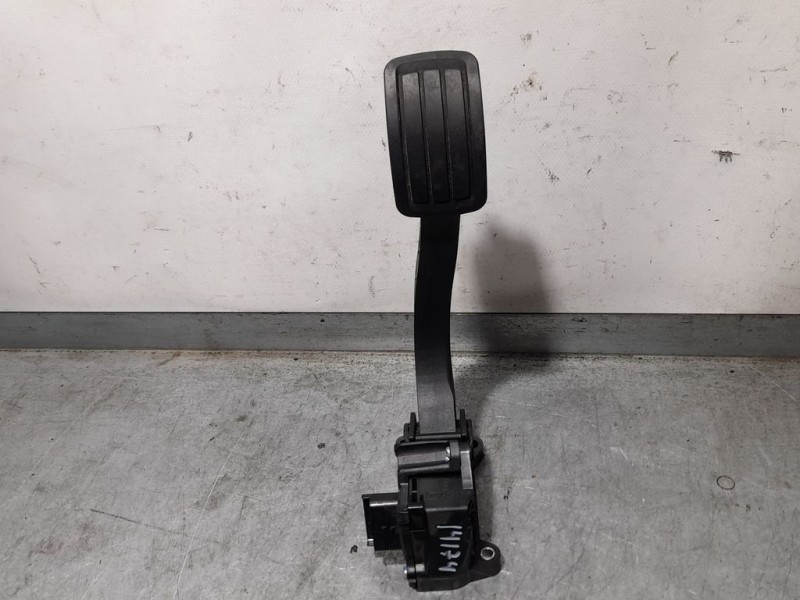 Recambio de potenciometro pedal para citroën c4 picasso attraction referencia OEM IAM 9674829780  
