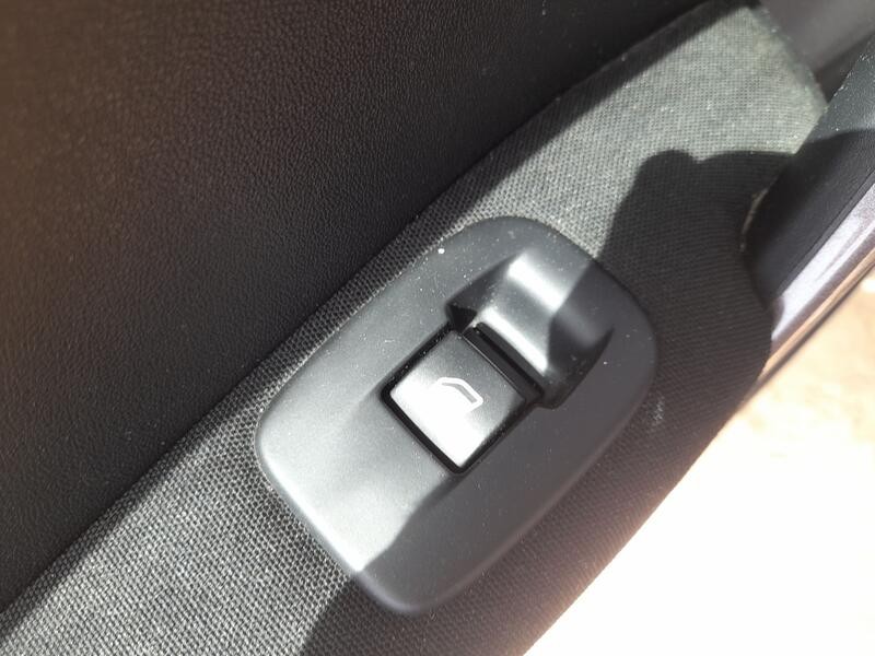 Recambio de mando elevalunas trasero izquierdo para peugeot 2008 i (cu_) 1.2 vti referencia OEM IAM 96751119ZD  