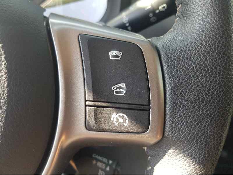 Recambio de volante para toyota yaris active referencia OEM IAM 451000D130B0  