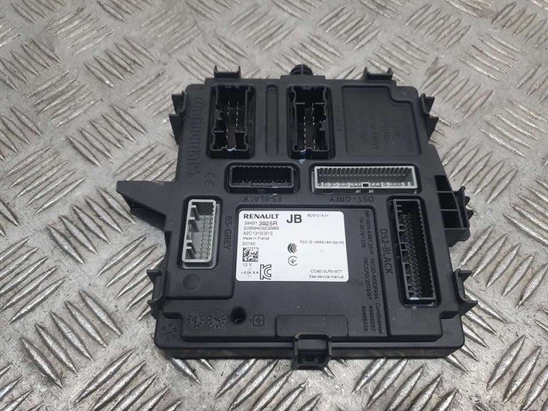 Recambio de modulo electronico para renault captur ii experience referencia OEM IAM 284B13925R A2C13120313 