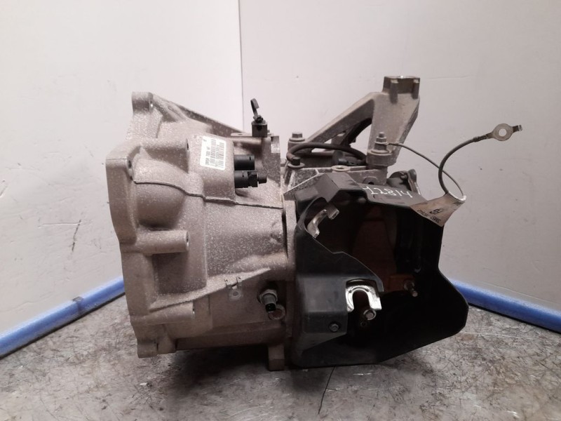 Recambio de caja cambios para ford focus lim. (cb4) titanium referencia OEM IAM 3MR57002NF 020209 5VELOCIDADES