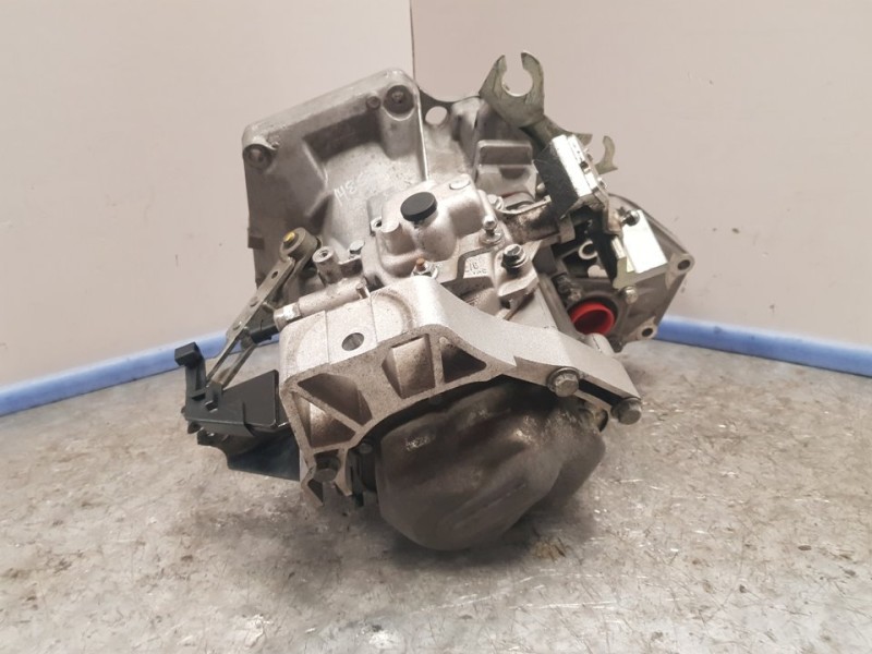 Recambio de caja cambios para ford ka (ccu) titanium referencia OEM IAM C38451843051 3012815098 5VELOCIDADES