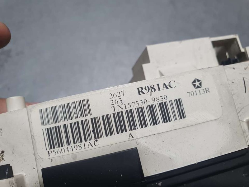 Recambio de cuadro instrumentos para chrysler voyager (rg) 2.5 crd executive referencia OEM IAM TN1575309830 P56044981AC TOCADO