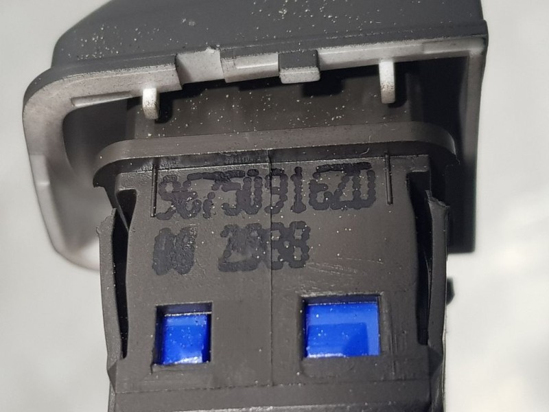 Recambio de warning para peugeot 208 access referencia OEM IAM 96750916ZD  